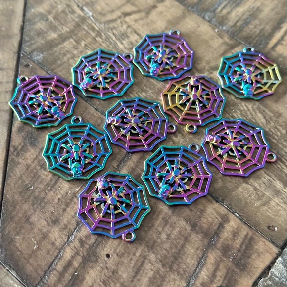 10pc Spider & Web Rainbow Pendant - Halloween - Picture 2 of 4